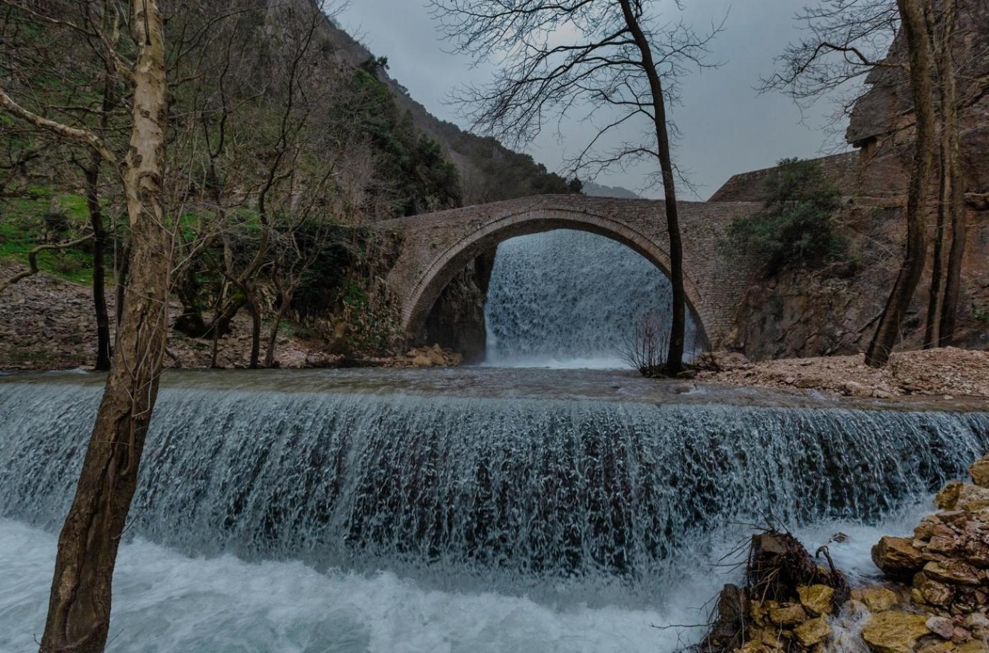 Εn Kanaliois Kanalia Luaran gambar